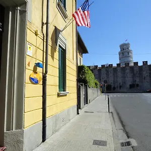 Hostel Tower, Pisa
